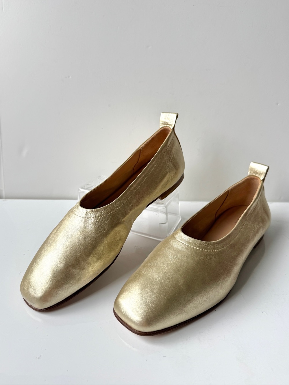 Essen The Foundation Metallic Champagne Gold Soft Leather Square Toe Flats Sz 39